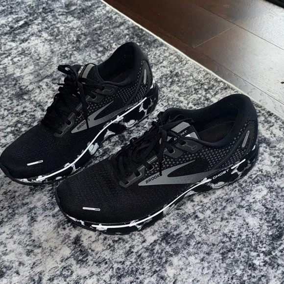 Brooks Ghost 14 size 13 men’s Black and White Sneakers - Picture 3 of 10